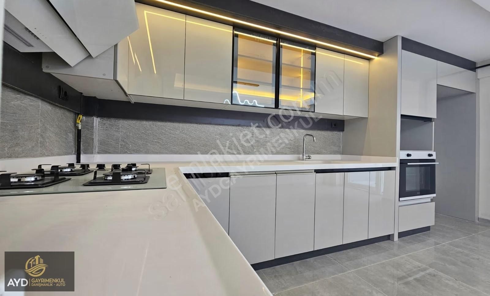 Ayd'den M.kemal'de Köşe Başı Satılık 3+1 Lüks Daire - Görsel 12