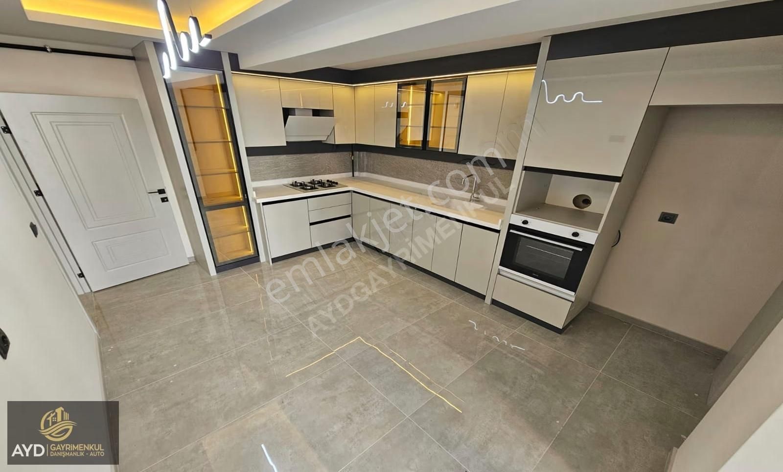 Ayd'den M.kemal'de Köşe Başı Satılık 3+1 Lüks Daire - Görsel 29