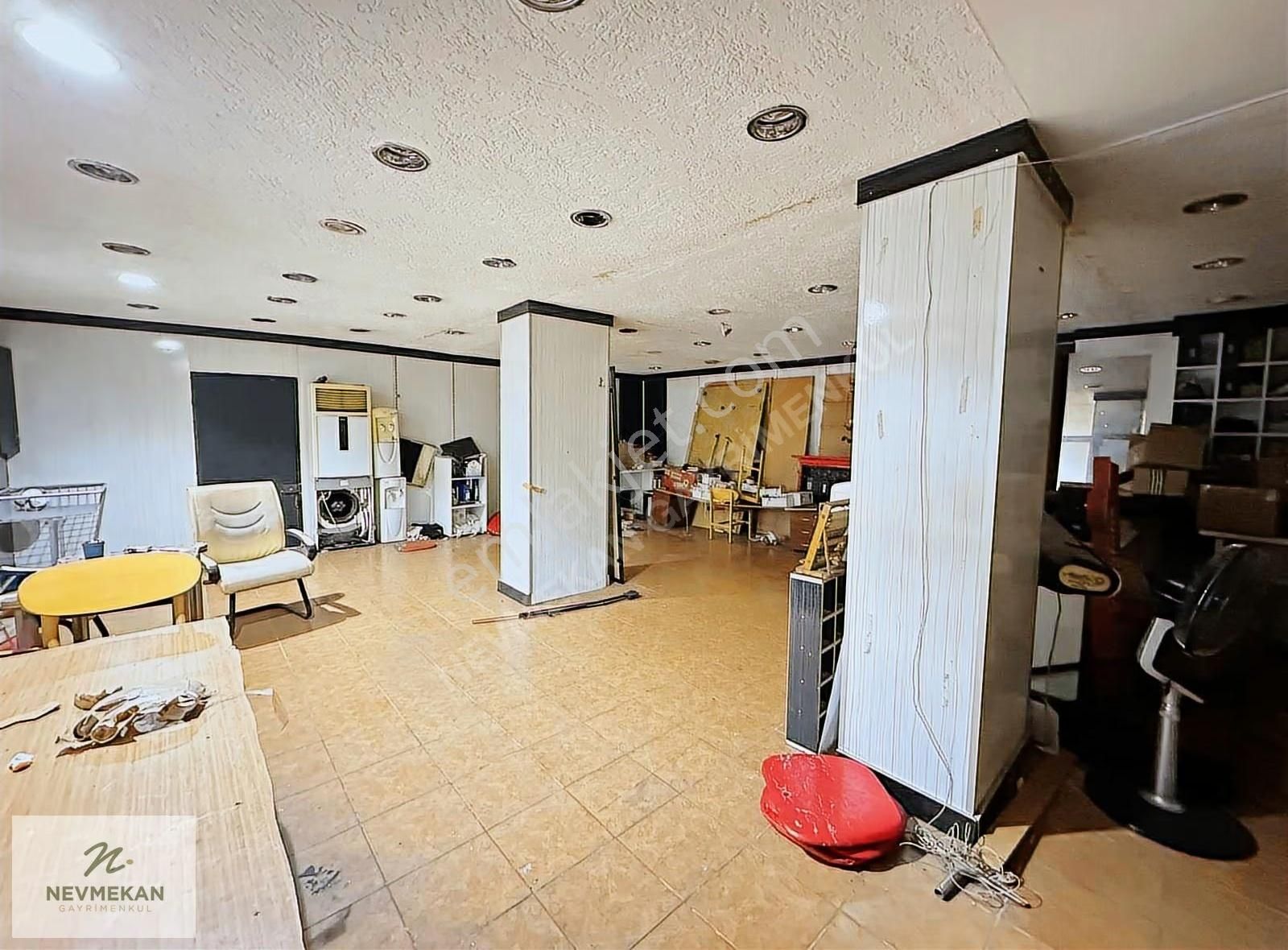 Nevmekan Gayrimenkul'den Merkezi Konumda Kiralık Giriş Dükkan - Görsel 4