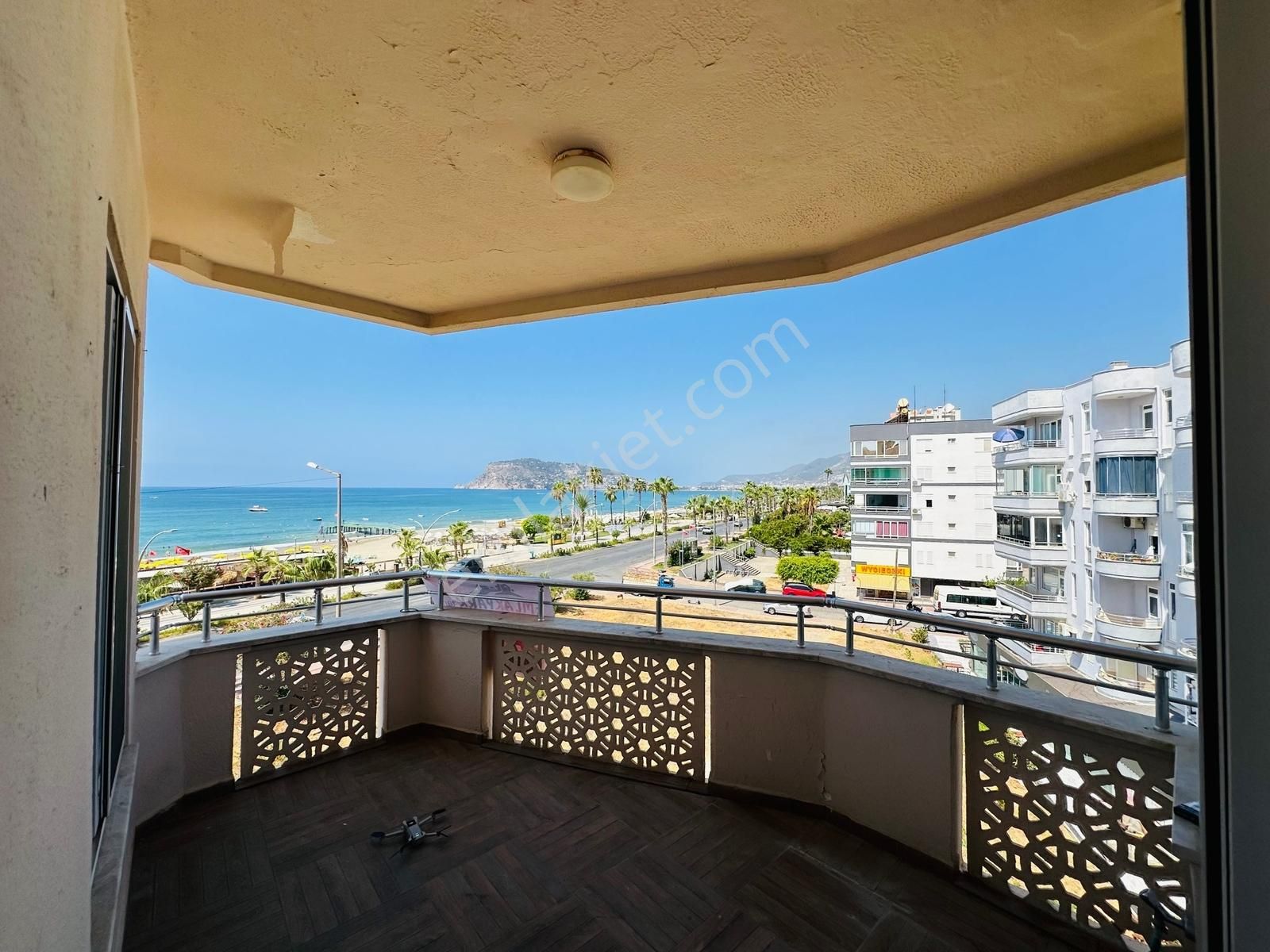 Emlakparktan Obada Denize Sıfır Kiralık Manzaralı 2+1 Daire