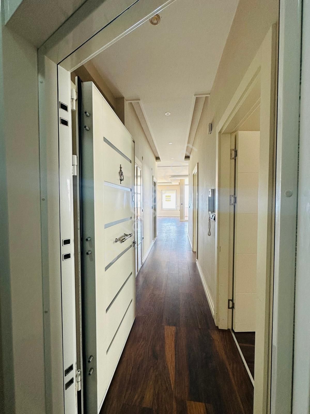 Emlakparktan Obada Denize Sıfır Kiralık Manzaralı 2+1 Daire - Görsel 12