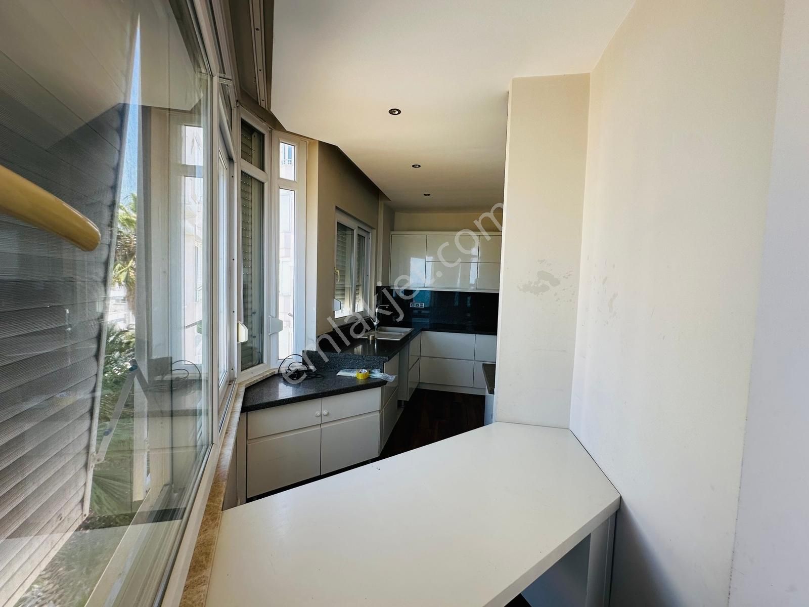 Emlakparktan Obada Denize Sıfır Kiralık Manzaralı 2+1 Daire - Görsel 30