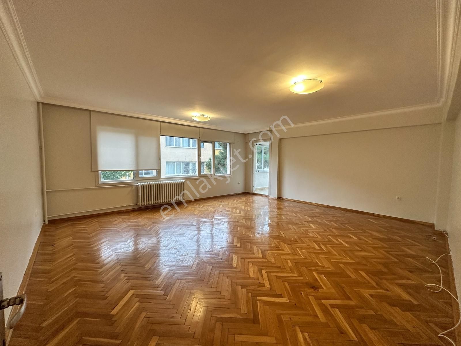 Koşuyolu Sabancı 2 Sitesi Az Katlı,güvenlikli,balkonlu 3+1