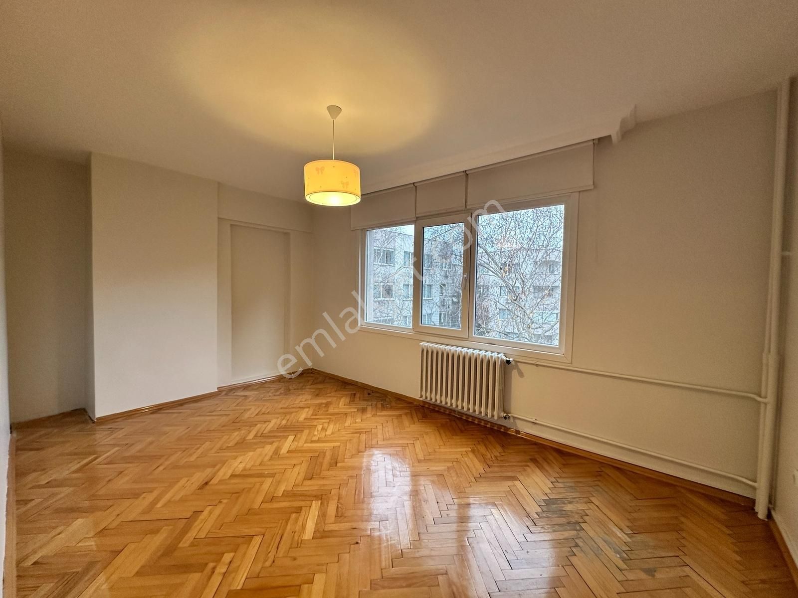 Koşuyolu Sabancı 2 Sitesi Az Katlı,güvenlikli,balkonlu 3+1 - Görsel 29