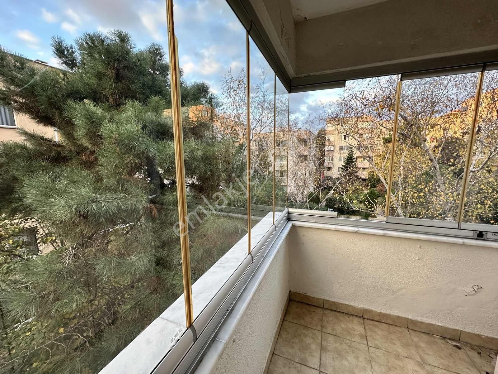 Koşuyolu Sabancı 2 Sitesi Az Katlı,güvenlikli,balkonlu 3+1 - Görsel 14