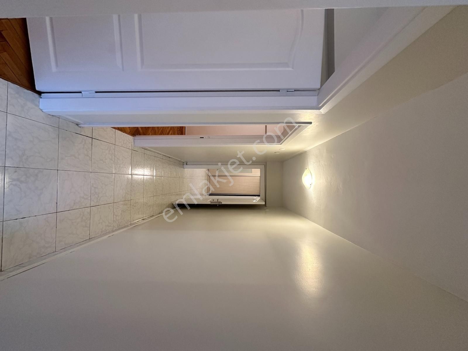 Koşuyolu Sabancı 2 Sitesi Az Katlı,güvenlikli,balkonlu 3+1 - Görsel 27