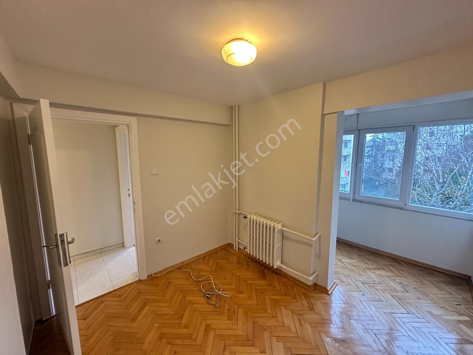 Koşuyolu Sabancı 2 Sitesi Az Katlı,güvenlikli,balkonlu 3+1 - Görsel 26
