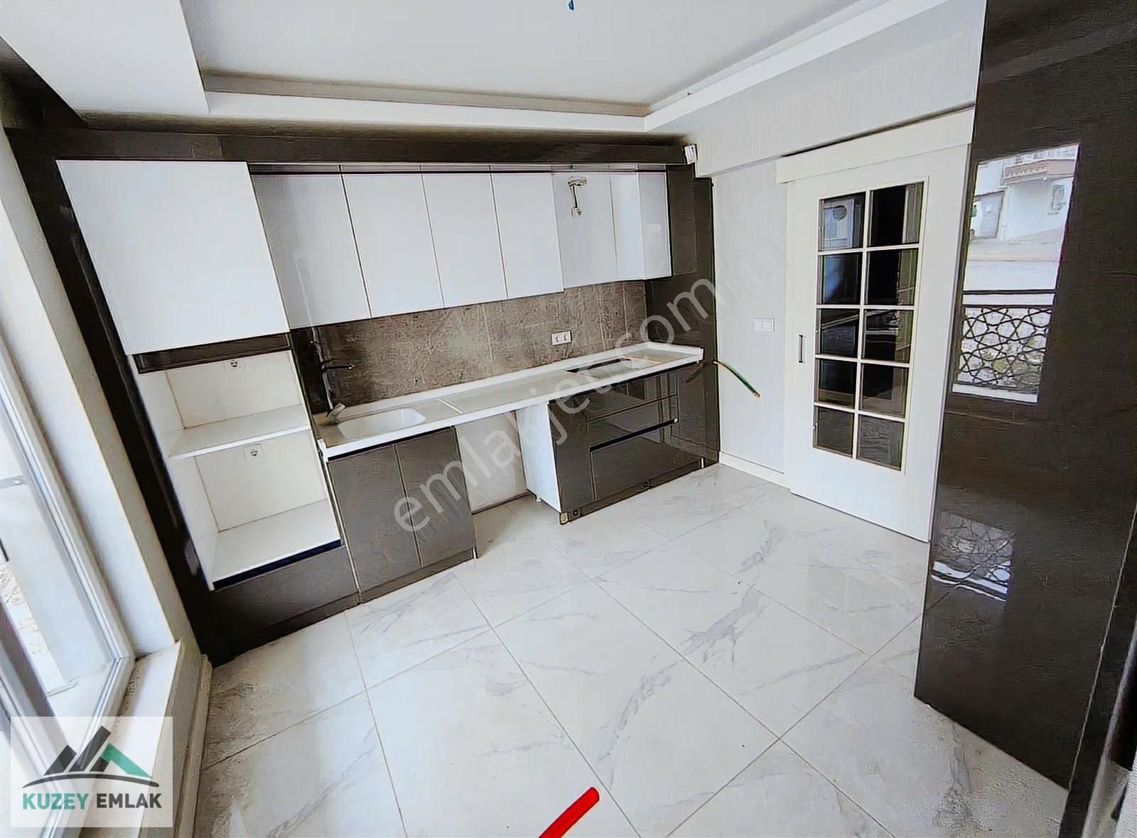 Kuzey Emlak'tan Çok Geniş Kaliteli Malzeme Ve İşçilik Lüks 3+1 - Görsel 11