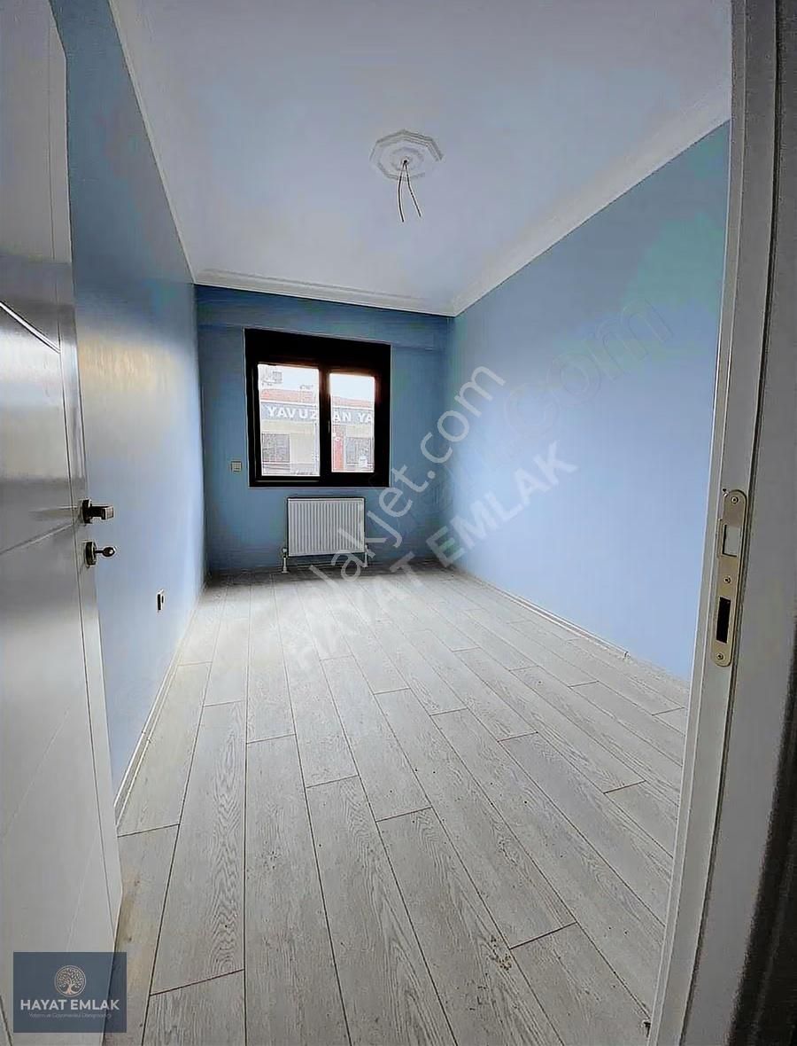 Postane Mahallesi'nde 2 + 1 Satılık Daire - Görsel 8