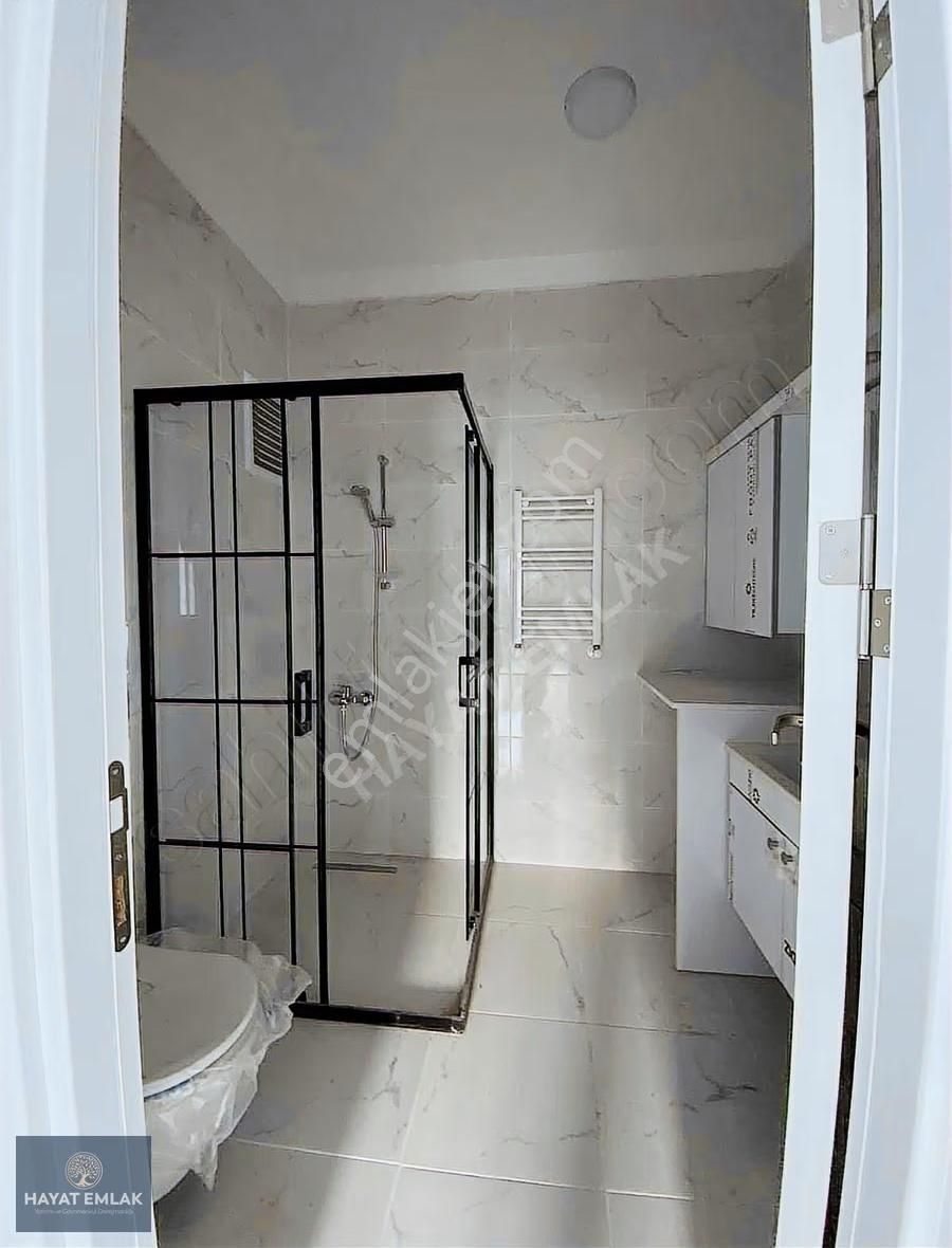 Postane Mahallesi'nde 2 + 1 Satılık Daire - Görsel 11