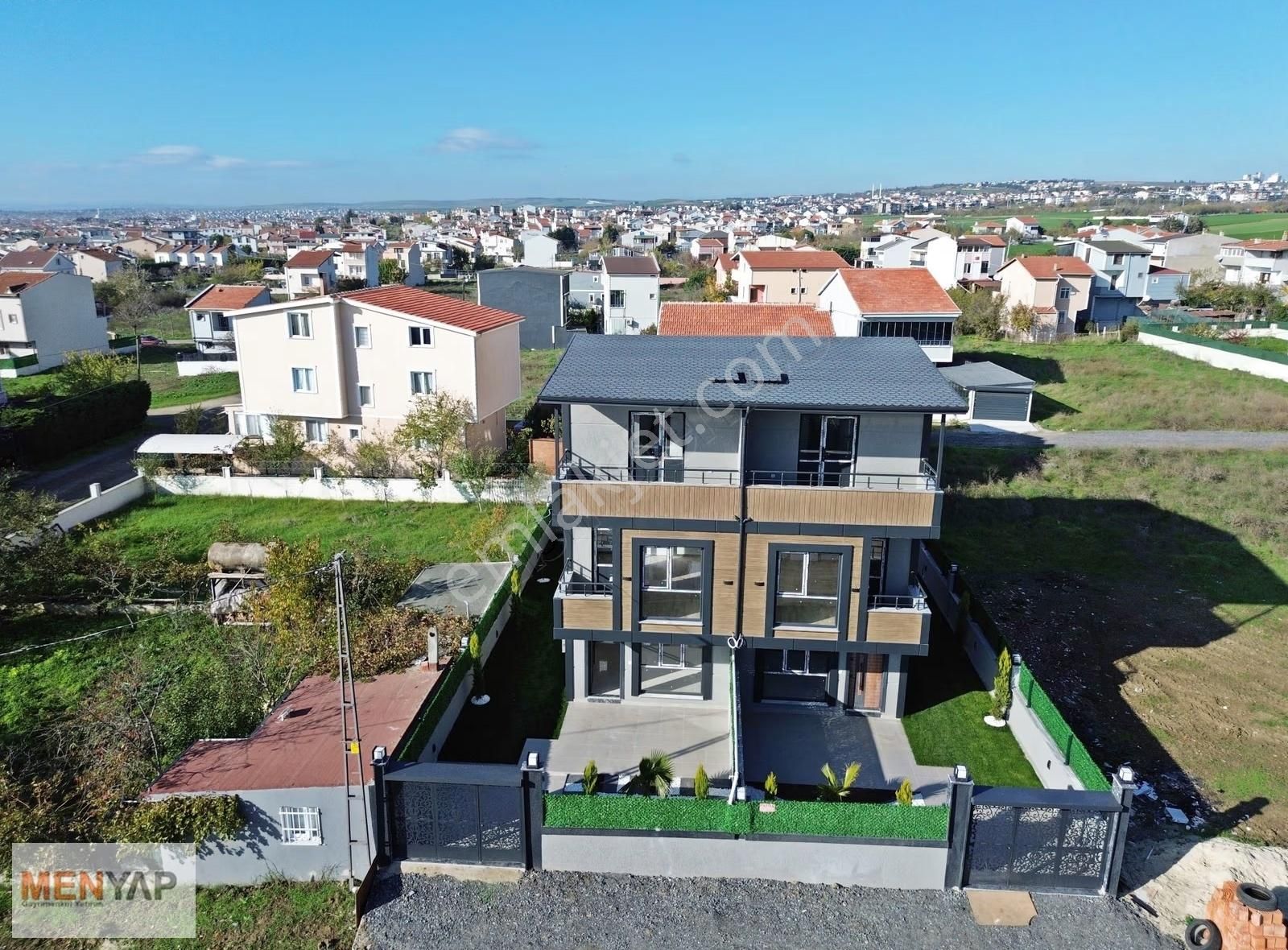 Cem Evi Yakınında Yeniçiftlik'te İskanlı 4+1 Yazlık Villa - Görsel 2