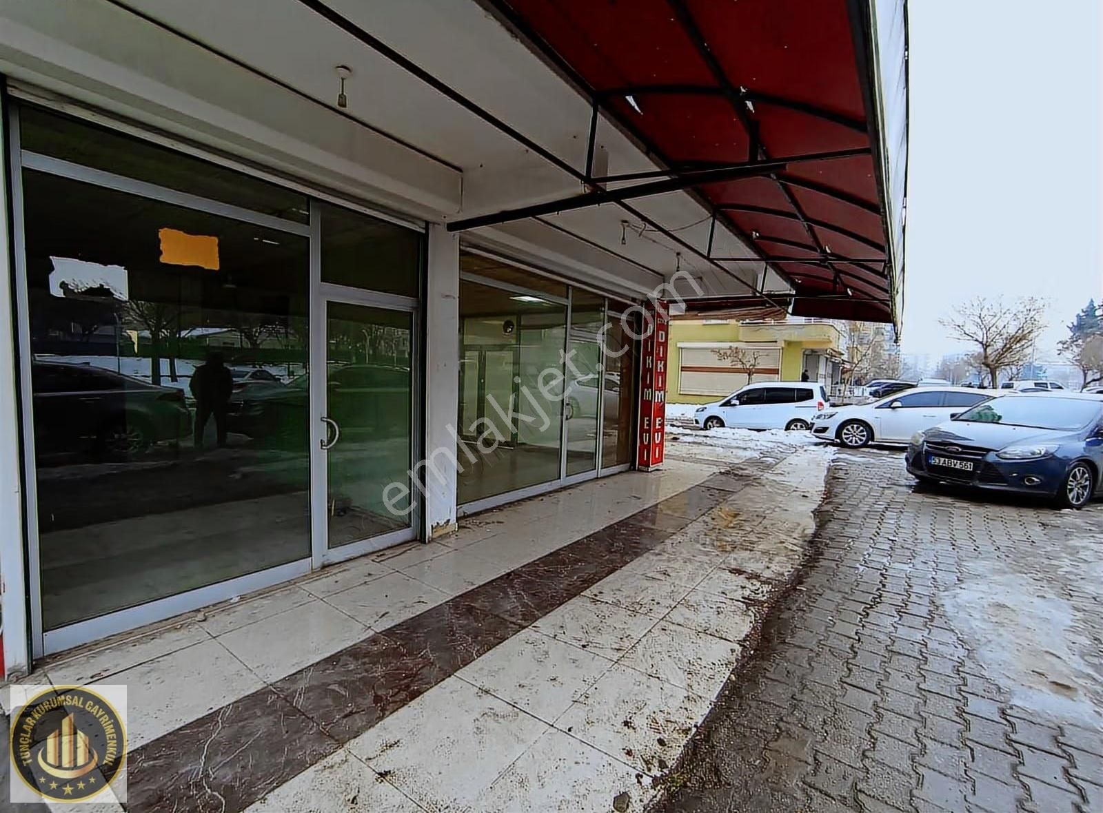 Diclekentte Cadde Üzeri Köşe 110m2 İşlek Karıyüksek Fırsatdükkan - Görsel 7