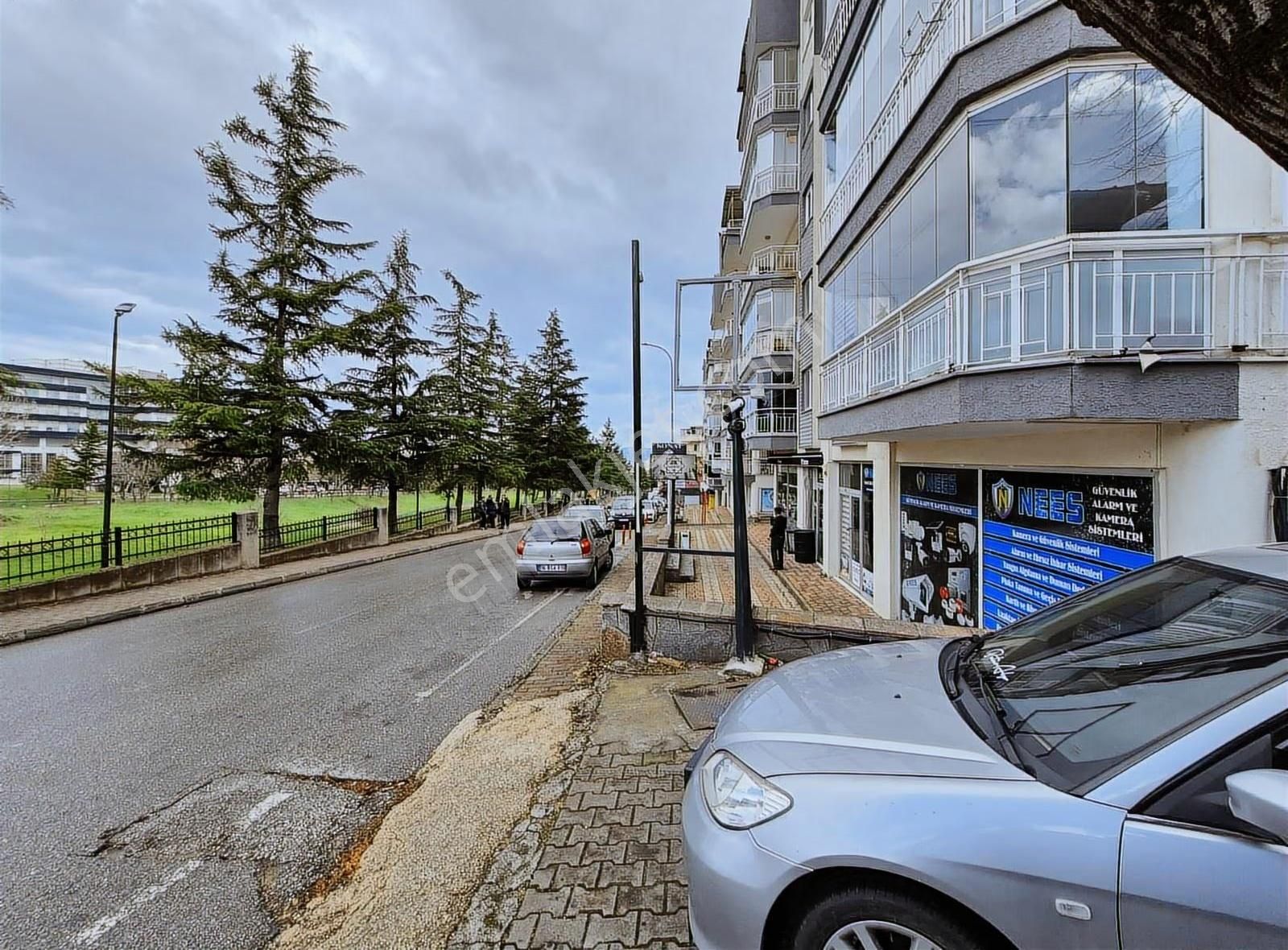 Erikli Baglaraltında Güvenlikli Site İçerisinde 3+1 160 M² Dair