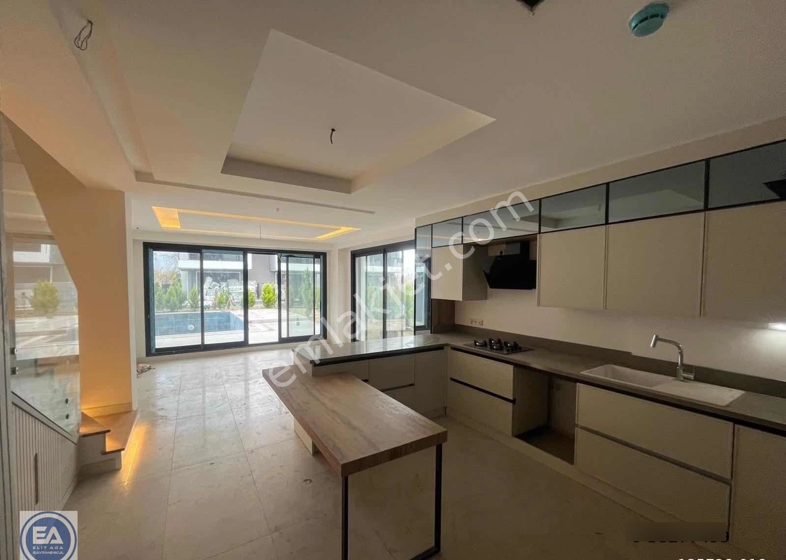 Kuşadası Davutlar'da Değerin Altında Satılık Özel Havuzlu Villa - Görsel 14