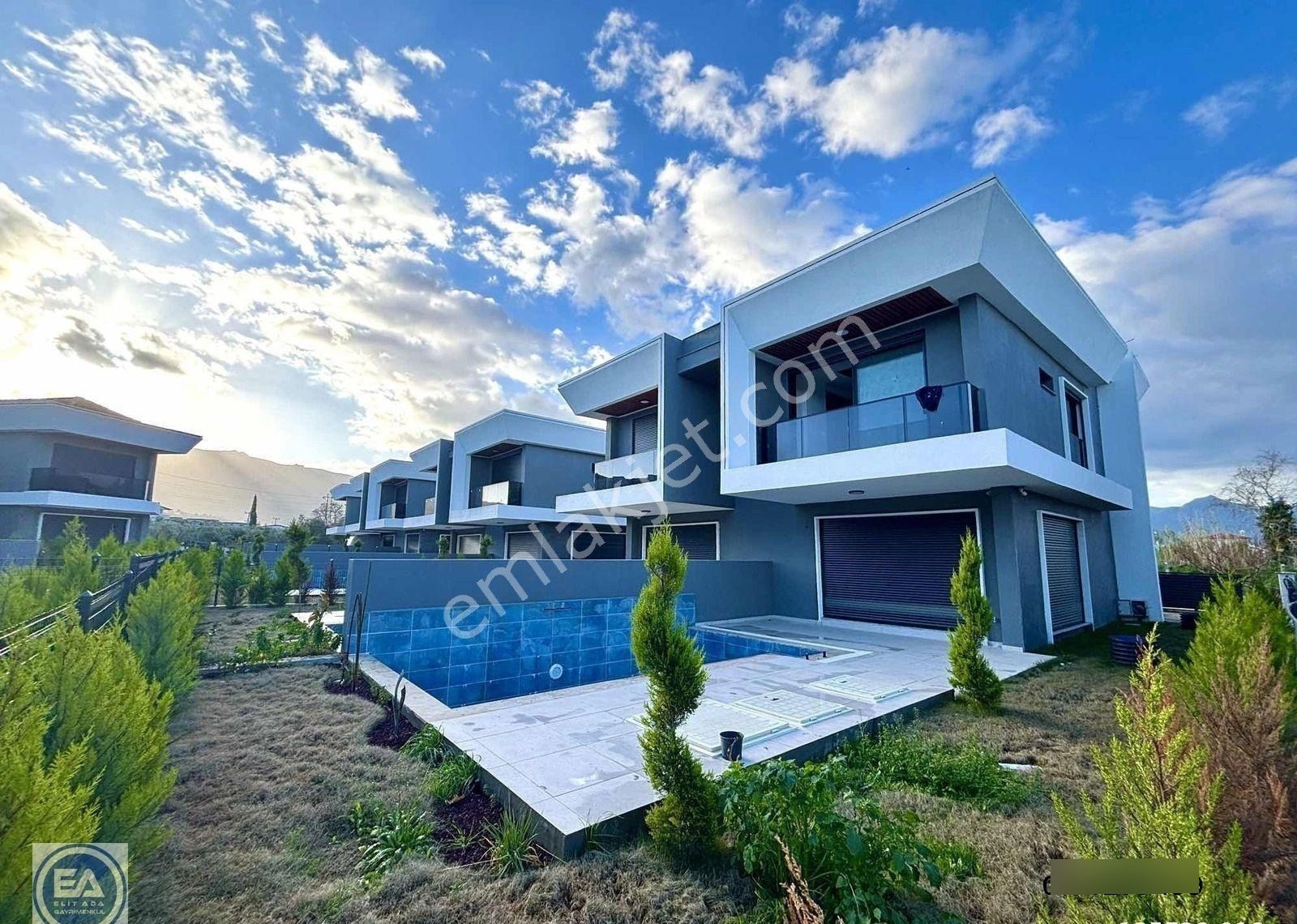 Kuşadası Davutlar'da Değerin Altında Satılık Özel Havuzlu Villa - Görsel 9