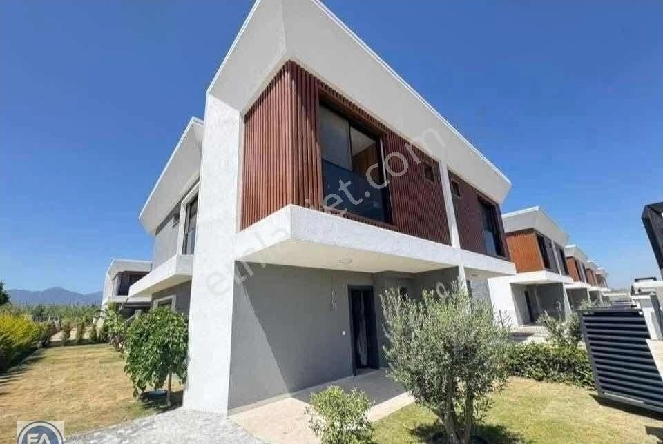 Kuşadası Davutlar'da Değerin Altında Satılık Özel Havuzlu Villa - Görsel 15