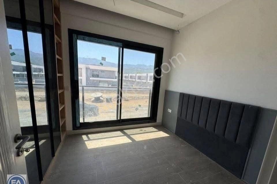 Kuşadası’nda Değerin Altında Özel Havuzlu Satılık Villa - Görsel 3