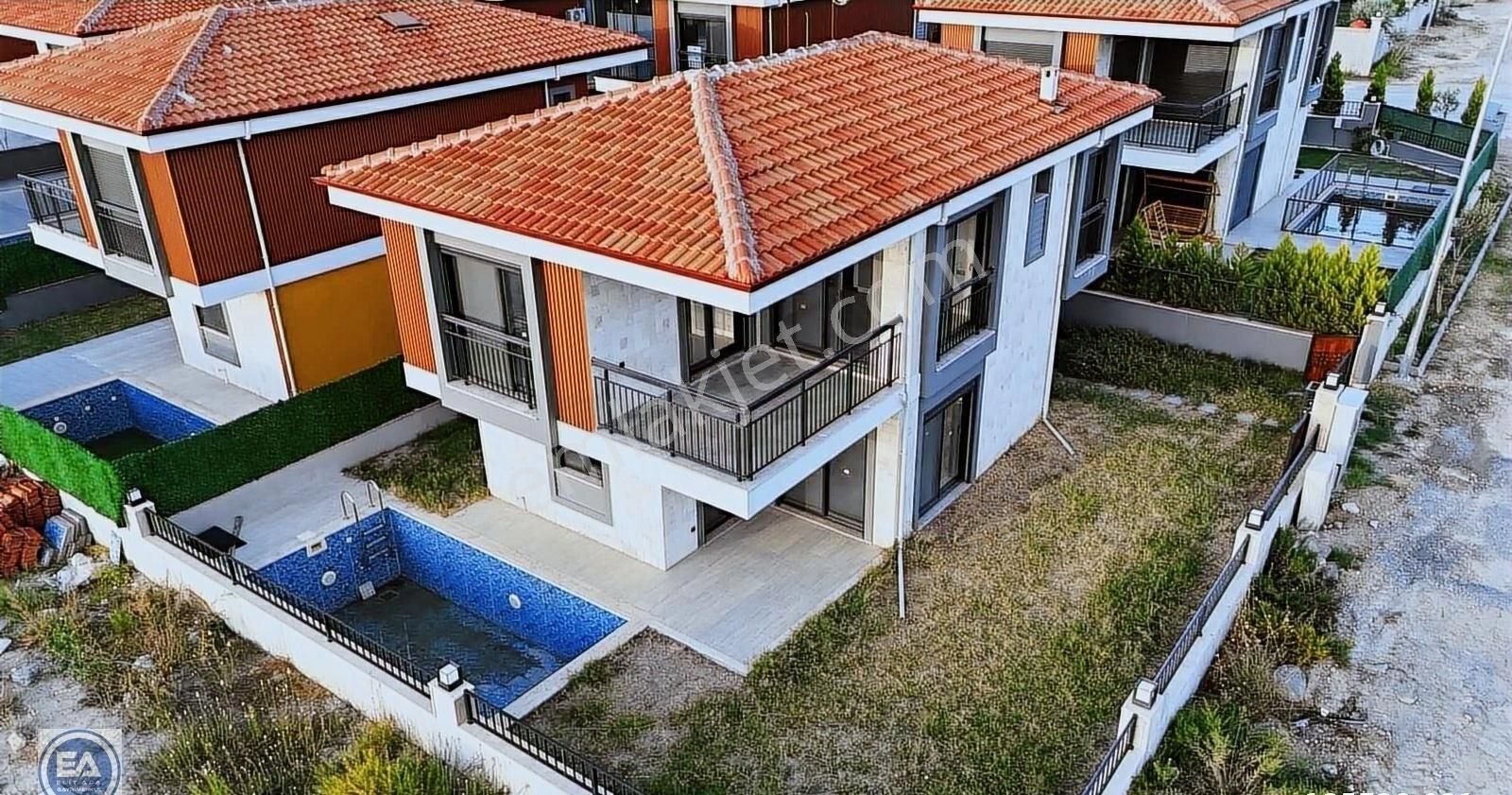 Davutlar Da Satılık Özel Havuzlu Müstakil Villa