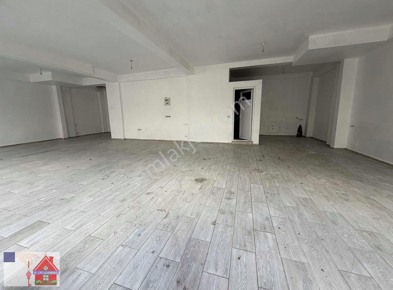 İlbade Mahallesi 156 M2 Kiralık Düz Ayak Dükkan