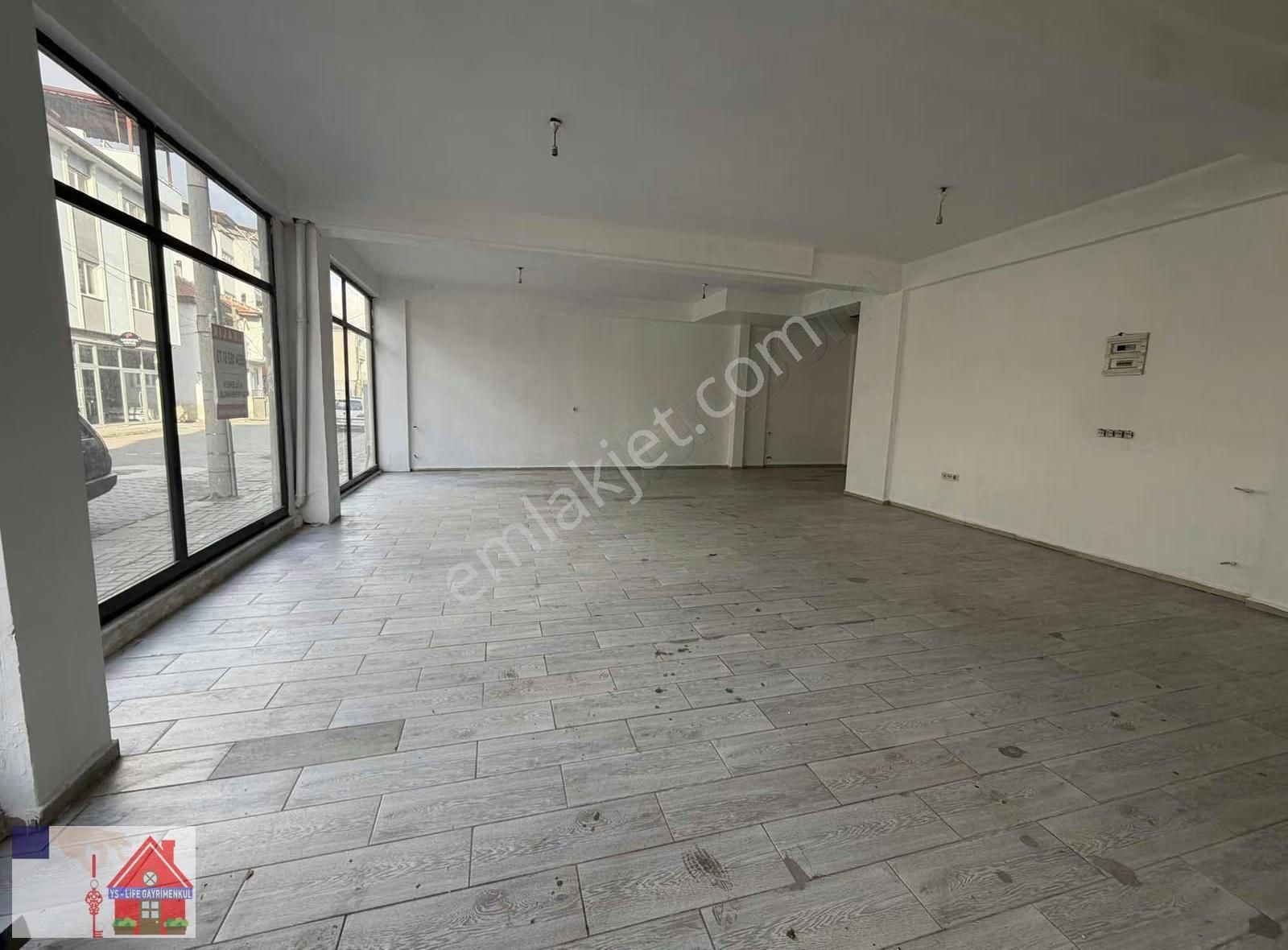 İlbade Mahallesi 156 M2 Kiralık Düz Ayak Dükkan - Görsel 6