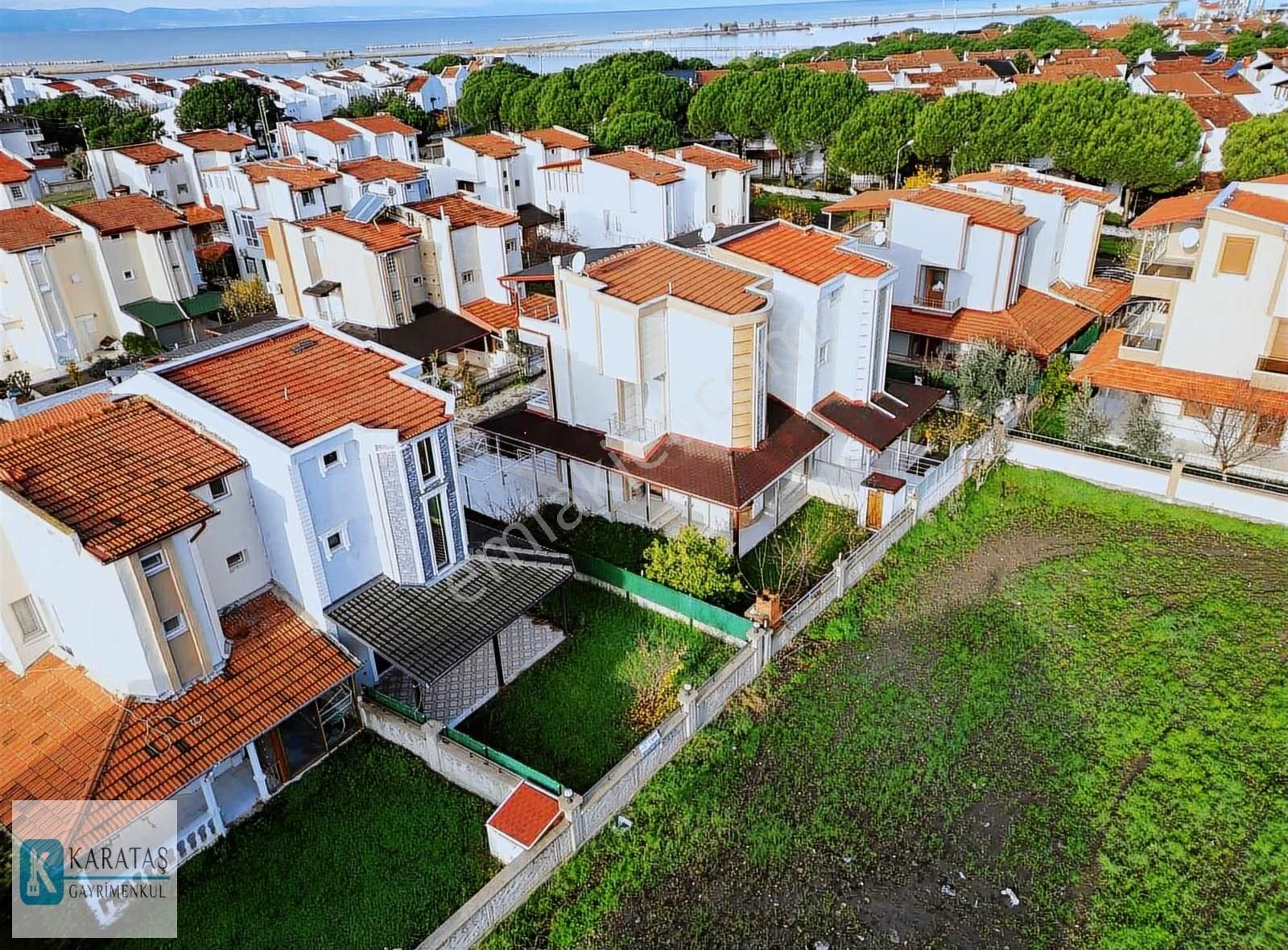 Altınova Sahil | İskele Mevki Plajlara Yakın Tripleks Villa - Görsel 23