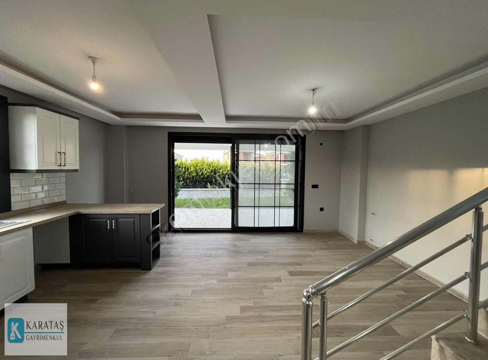 Altınova'da Denize 150 M Site İçerisinde Satılık 4+1 Villa - Görsel 6