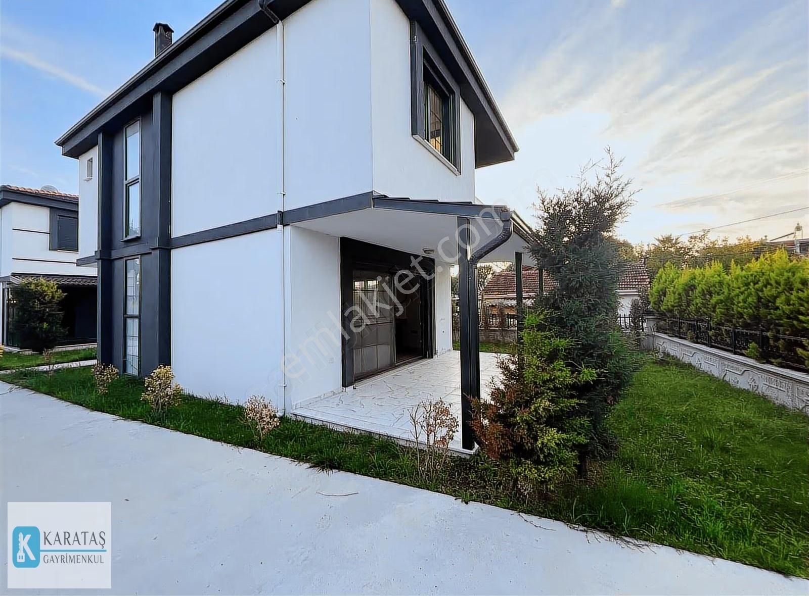 Altınova'da Denize 150 M Site İçerisinde Satılık 4+1 Villa - Görsel 15