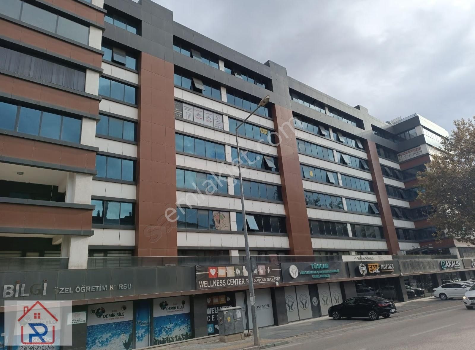 Relax Tr'den Karya Güçlü İş Merkezinde Kiralık Ofis