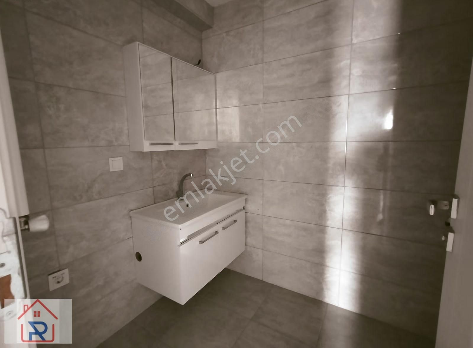 Otoparklı Bulvarda Havuzlu 3+1 Arakat Daire - Görsel 7