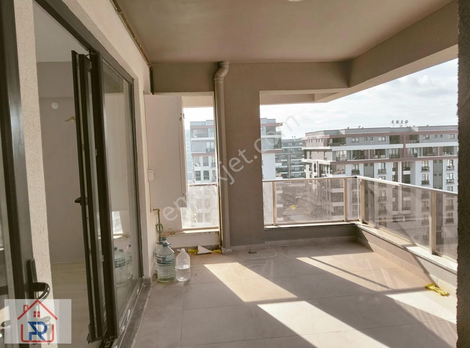 Otoparklı Bulvarda Havuzlu 3+1 Arakat Daire - Görsel 12