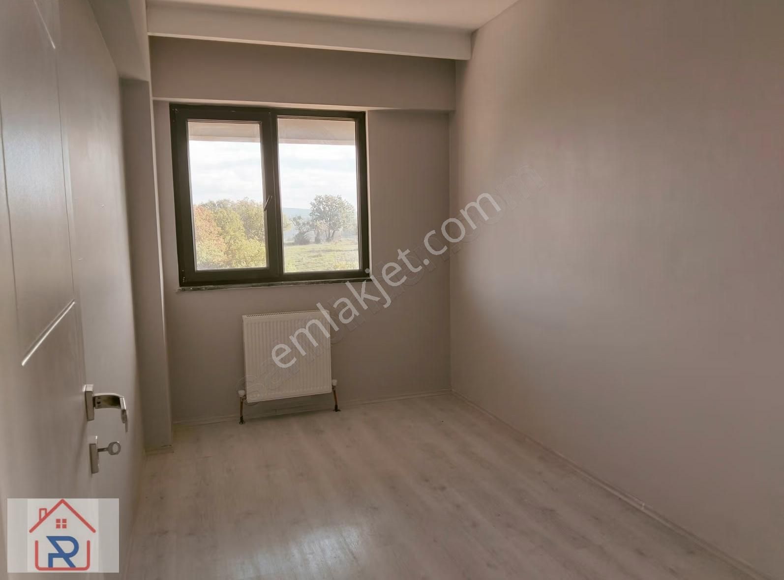 Otoparklı Bulvarda Havuzlu 3+1 Arakat Daire - Görsel 15