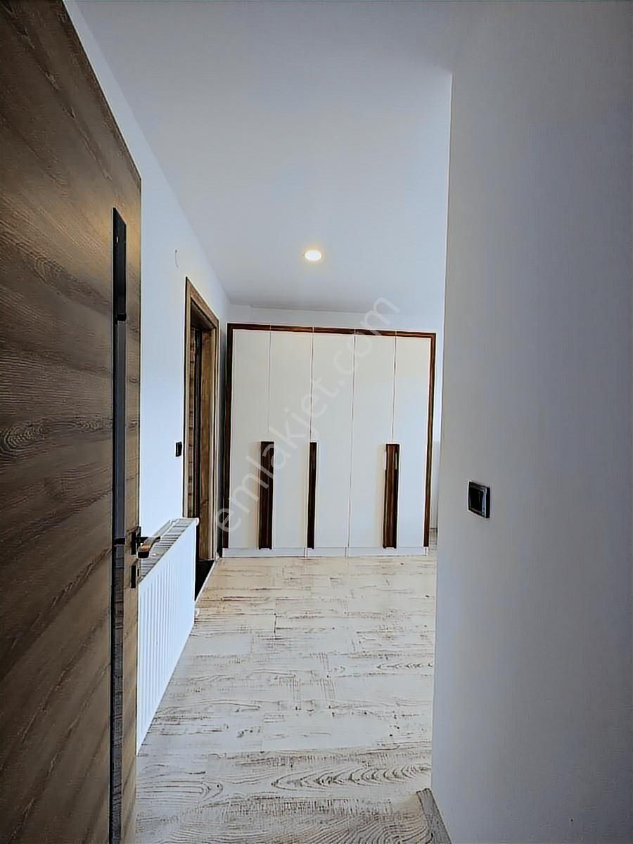 Kuşadası Otogar Arkası Kiralık 3+1 Eşyasız/eşyalı Daire - Görsel 5