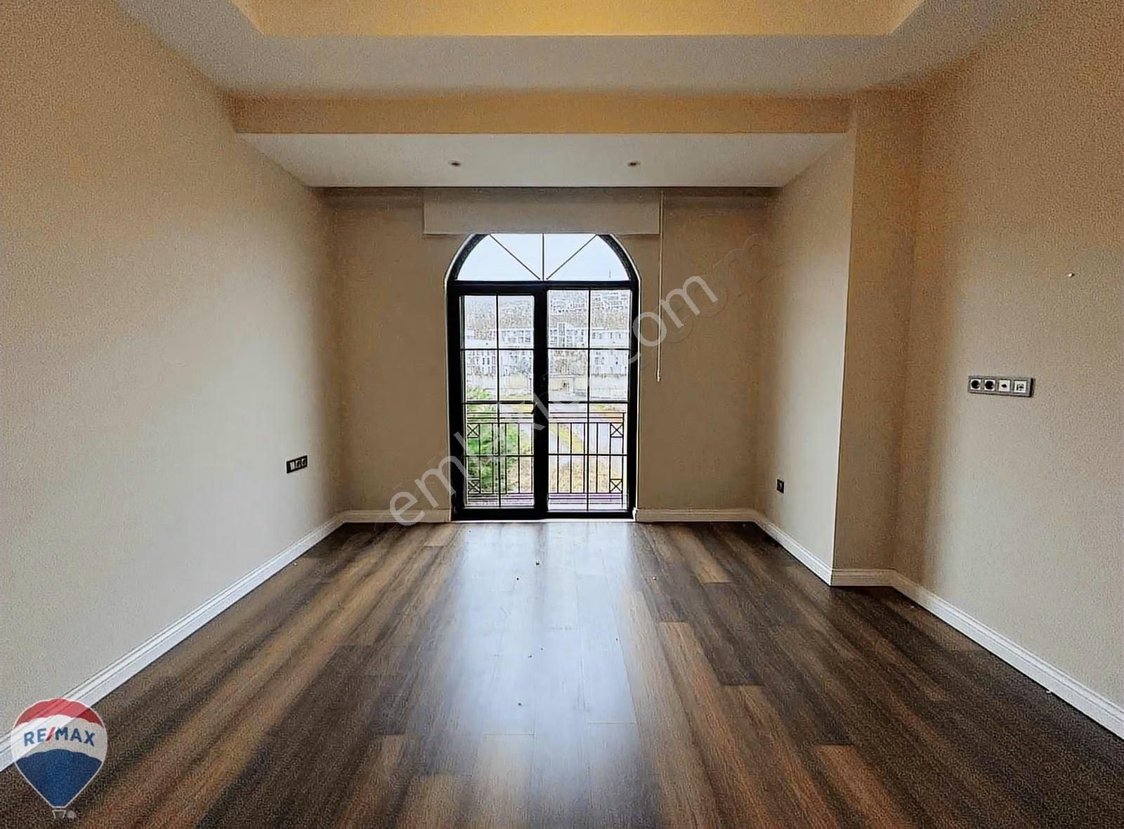 Remax Mavi'den Vadi Villalarında Bahçeli Teraslı 4+1 Villa - Görsel 26