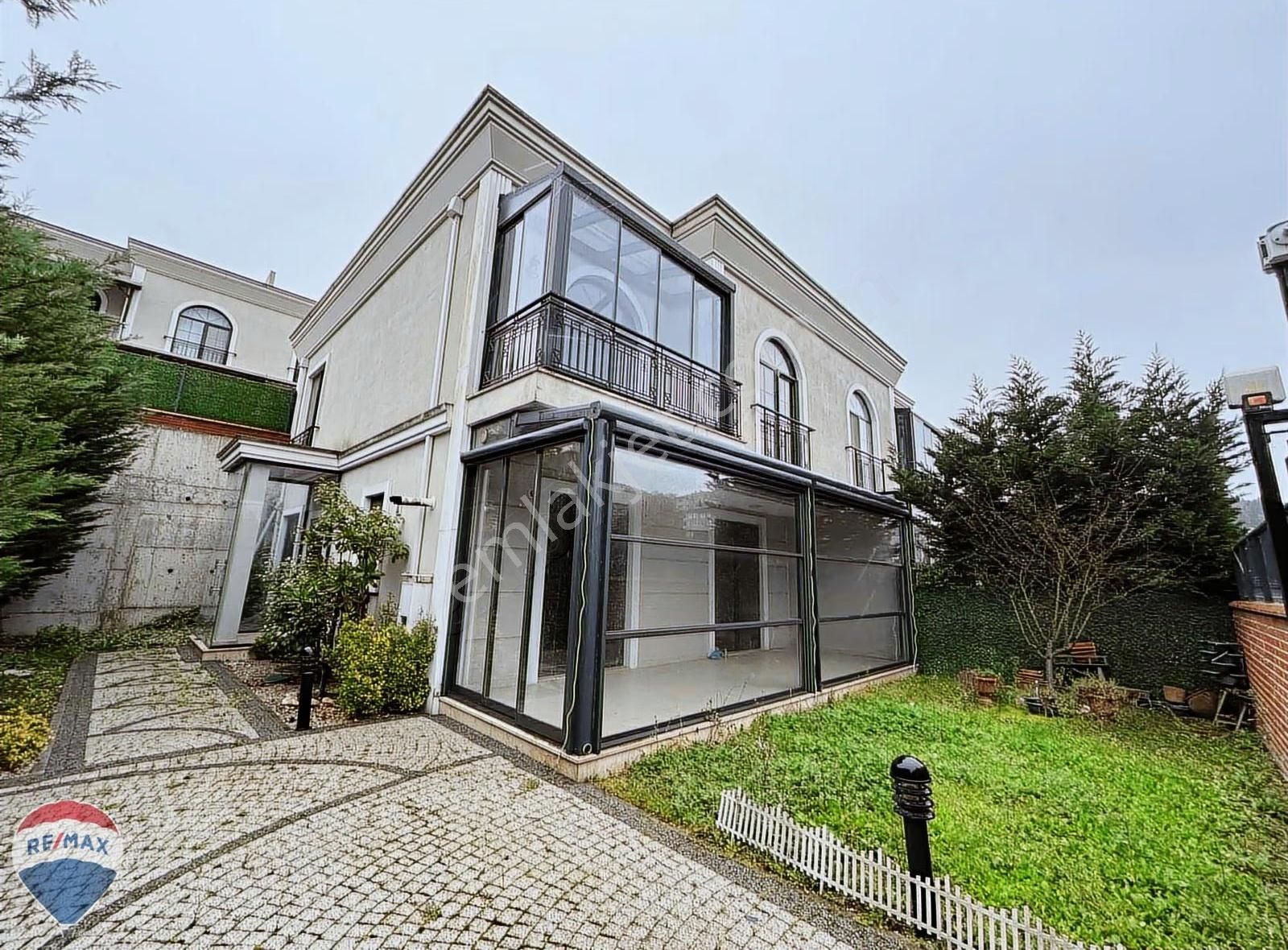 Remax Mavi'den Vadi Villalarında Bahçeli Teraslı 4+1 Villa