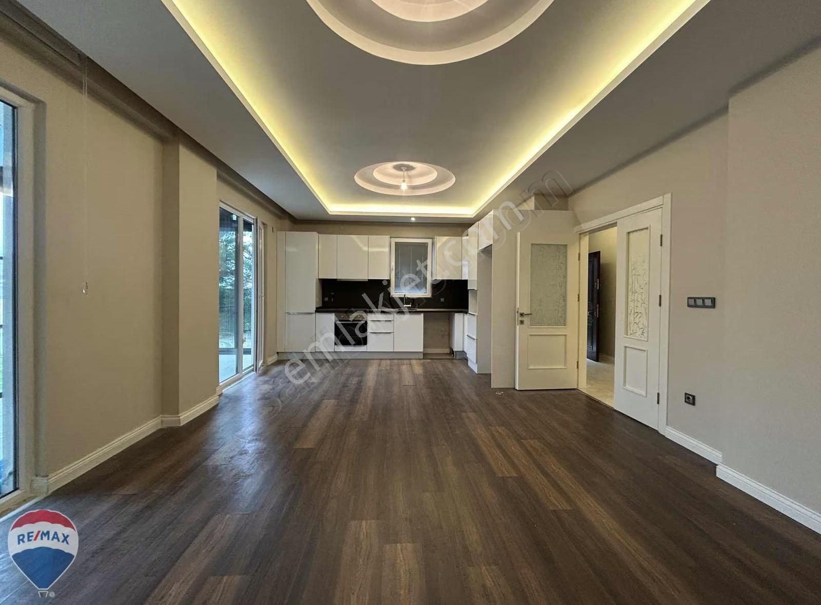 Remax Mavi'den Vadi Villalarında Bahçeli Teraslı 4+1 Villa - Görsel 11