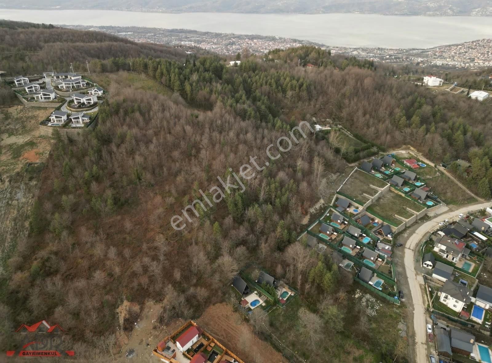 Sapanca Memnuniye De 12.400 M2 Satılık Arsa - Görsel 4