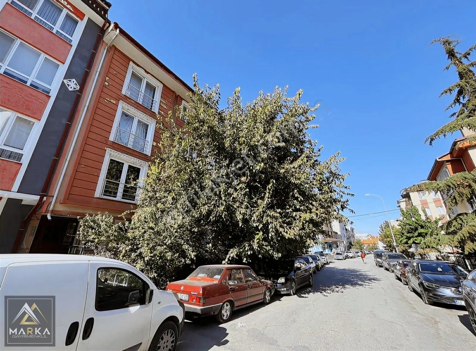 Marka'dan Cafelere 2 Dk 2 Oda Ayrı 1+1 Eşyalı Balkonlu Arakat