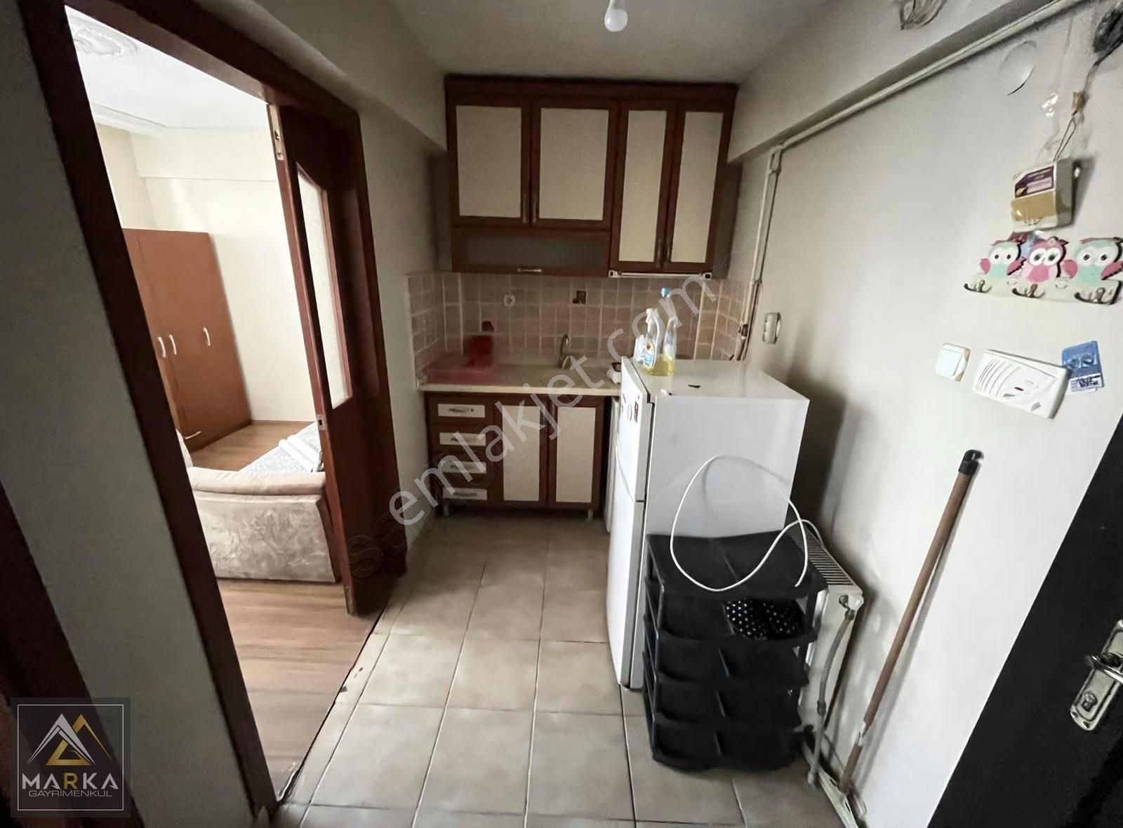 Marka'dan Cafelere 2 Dk 2 Oda Ayrı 1+1 Eşyalı Balkonlu Arakat - Görsel 6
