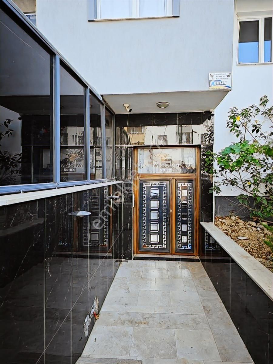 Kuşadası Cumhuriyet Mahallesi Satılık 1+1 Daire - Görsel 4