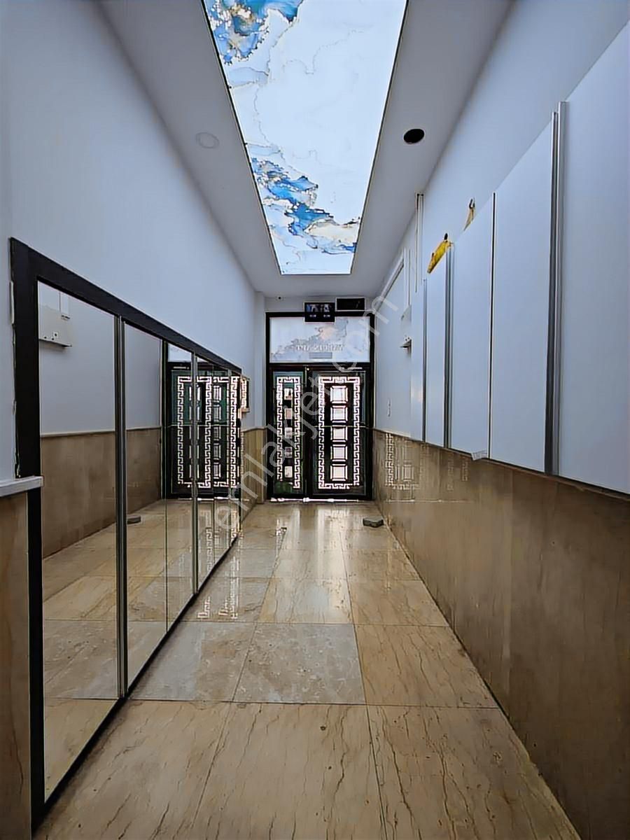 Kuşadası Cumhuriyet Mahallesi Satılık 1+1 Daire - Görsel 2