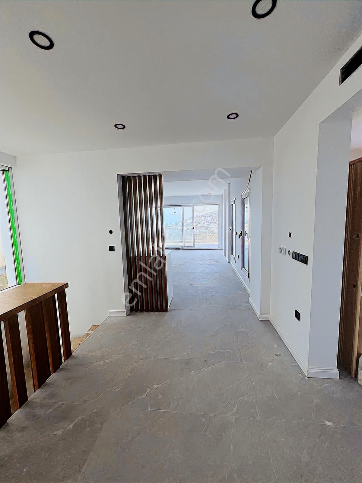 Tayman'dan Akyarlar'da 300 M2 Arsa Müstakil Yeni 4+1 Villa - Görsel 31