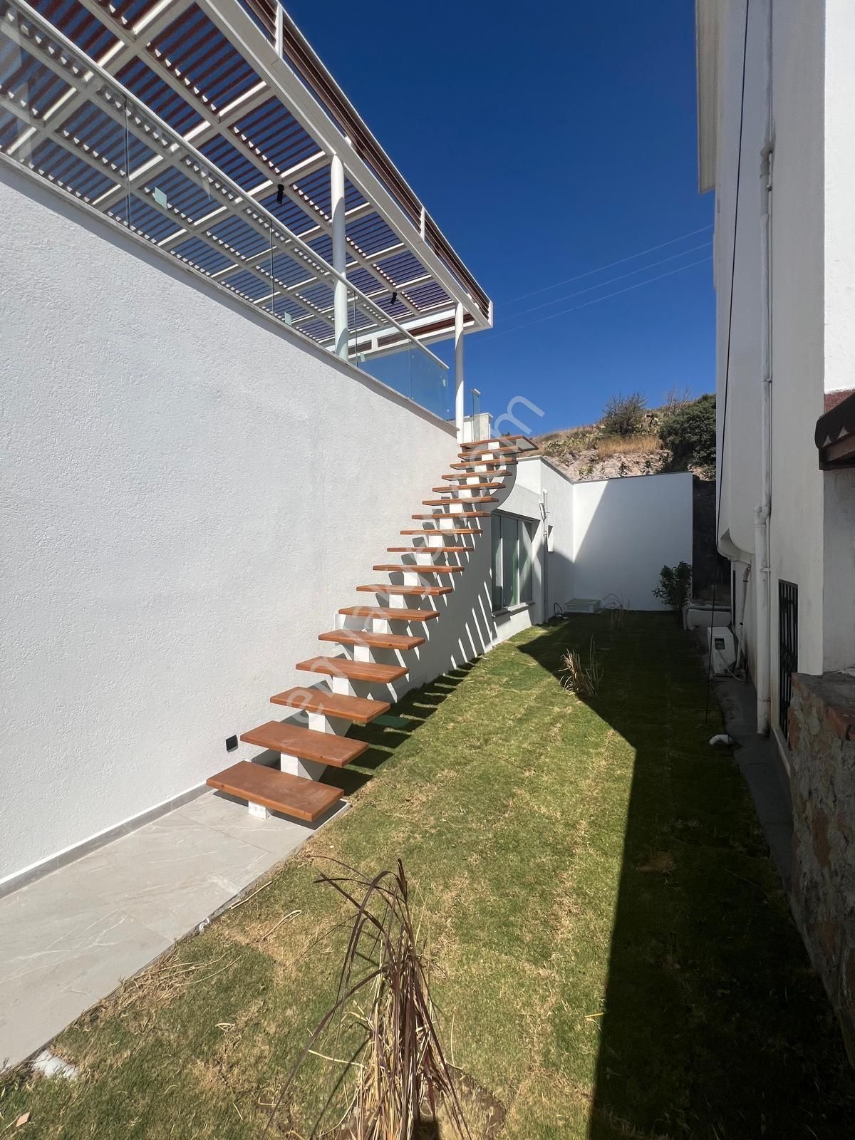 Tayman'dan Akyarlar'da 300 M2 Arsa Müstakil Yeni 4+1 Villa - Görsel 35