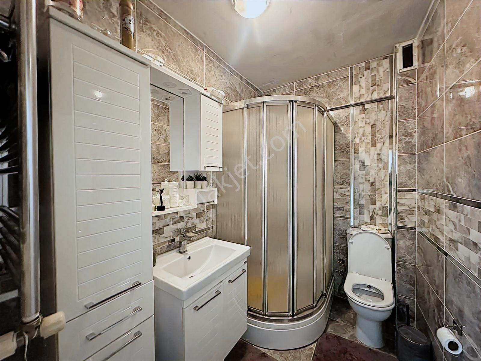 Gaziosmanpaşada Yüksek Tavanlı Geniş 4+2 Dubleks Fırsat Daire!! - Görsel 4