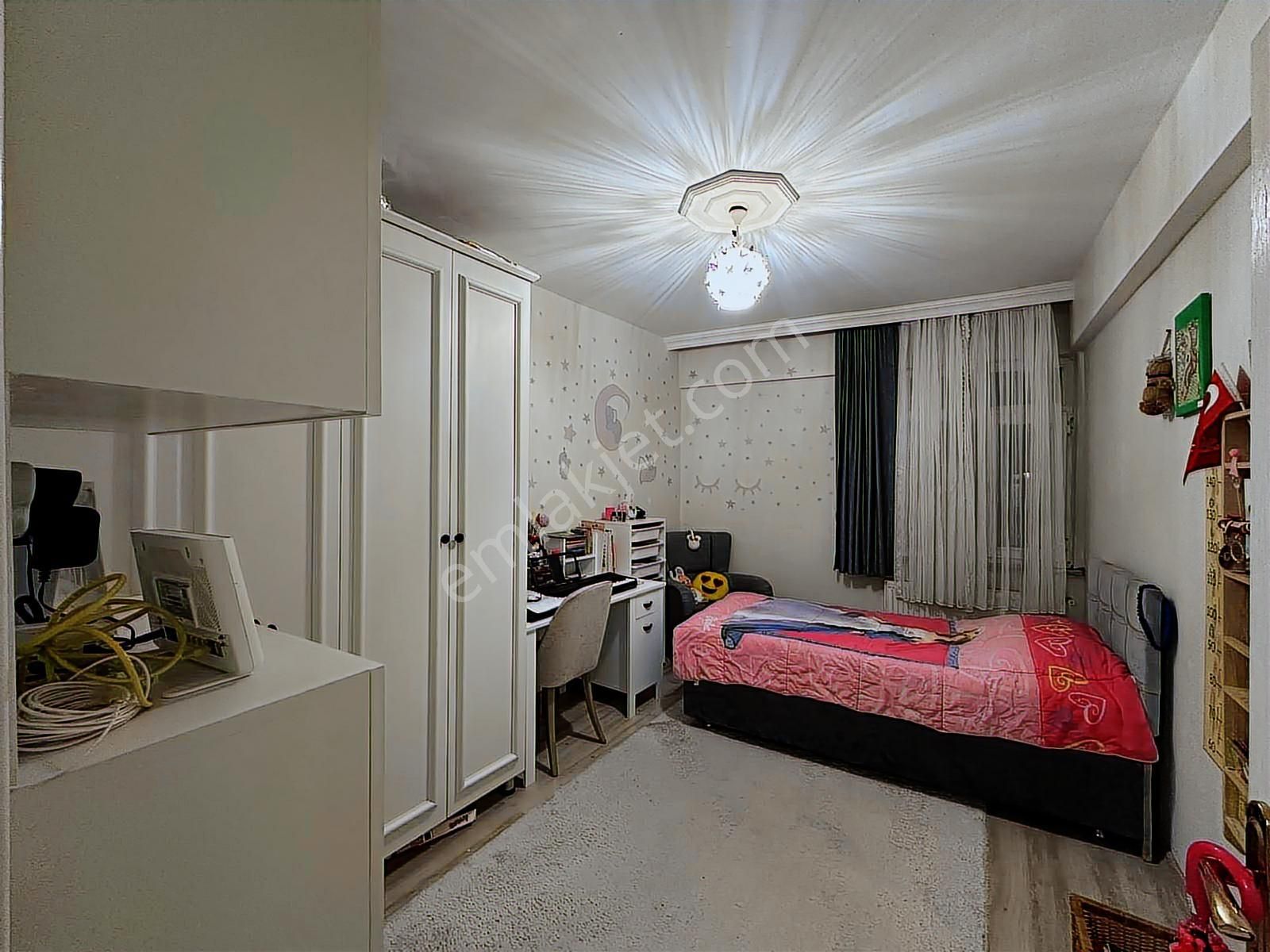 Gaziosmanpaşada Yüksek Tavanlı Geniş 4+2 Dubleks Fırsat Daire!! - Görsel 12