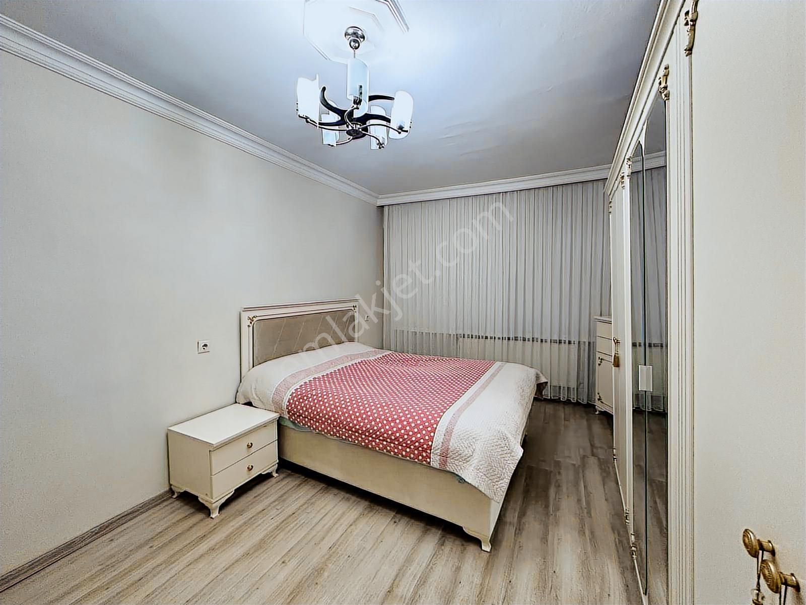 Gaziosmanpaşada Yüksek Tavanlı Geniş 4+2 Dubleks Fırsat Daire!! - Görsel 11