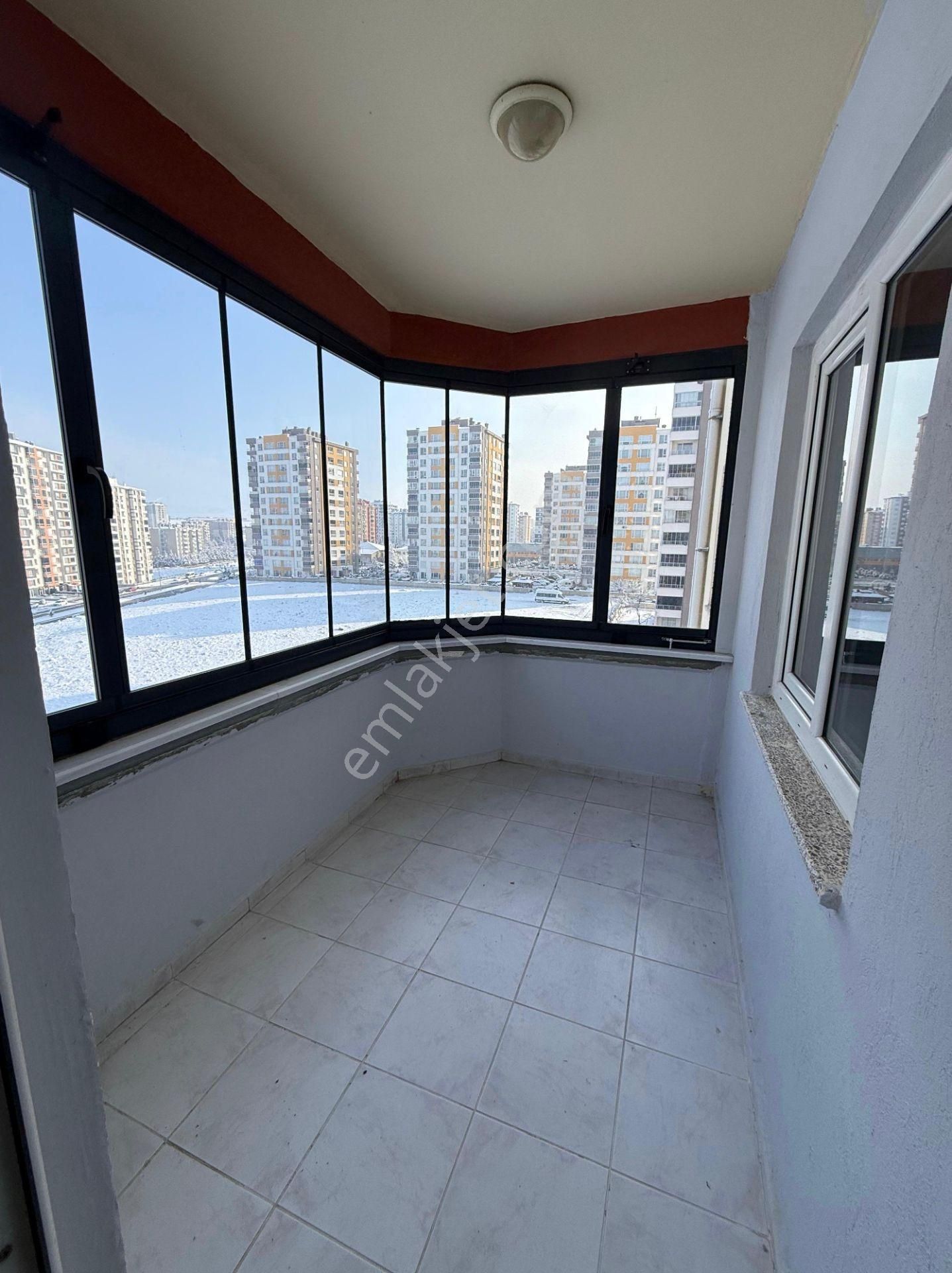 Beyazşehir Mah Cadde Üzeri Satılık Ara Kat Fırsat Dairesi - Görsel 16