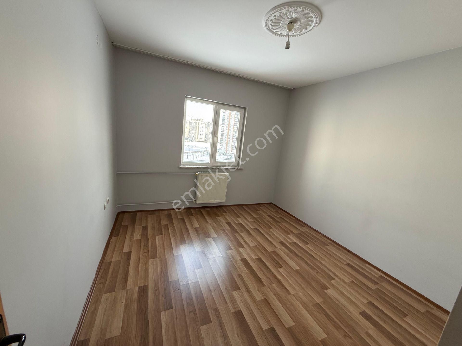 Beyazşehir Mah Cadde Üzeri Satılık Ara Kat Fırsat Dairesi - Görsel 5