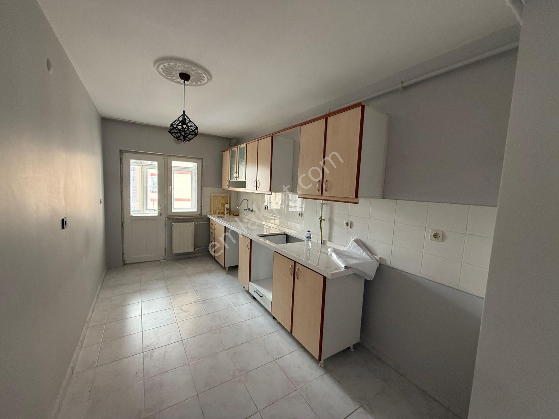 Beyazşehir Mah Cadde Üzeri Satılık Ara Kat Fırsat Dairesi - Görsel 9