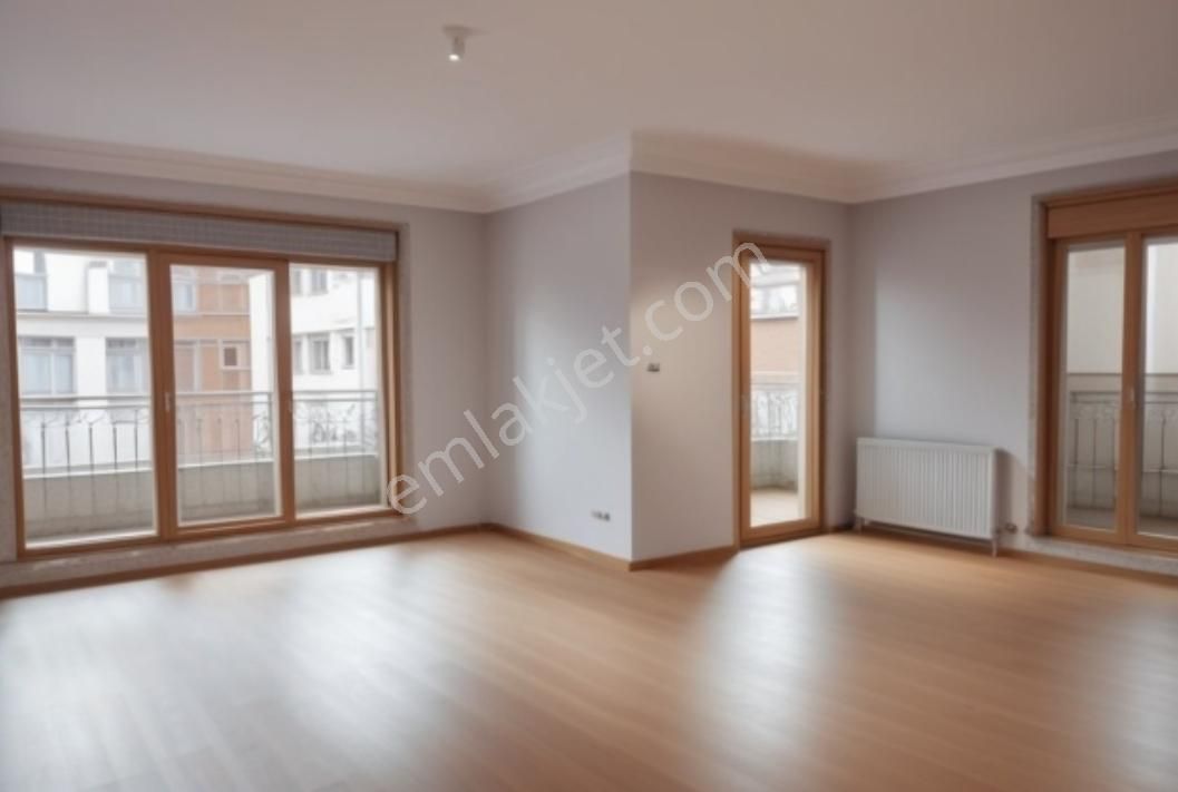 Metro Metrobüse Yakın Mükkemel Konumda 3+1 Ferah Daire ! ! !