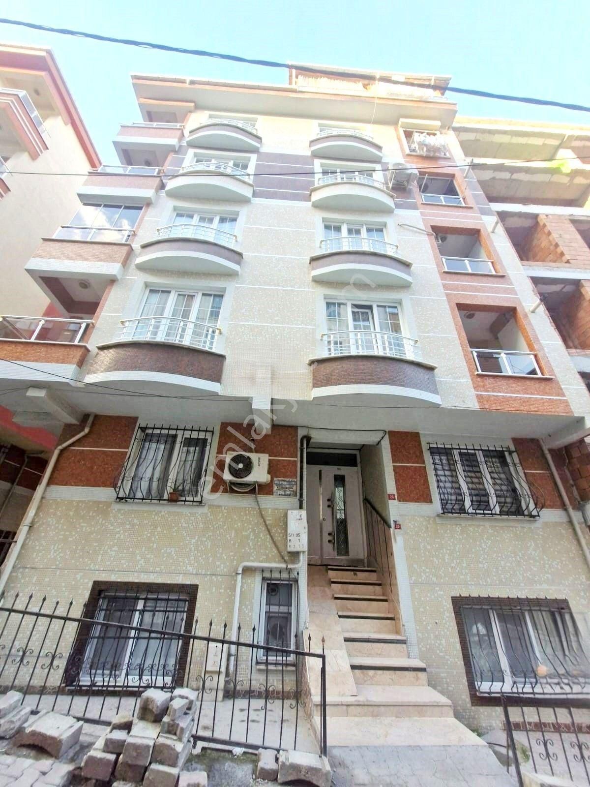 Yıldız Dan Çakmak Durağında Kredili 15 Yıllık 2+1 Geniş Ara Kat Daire